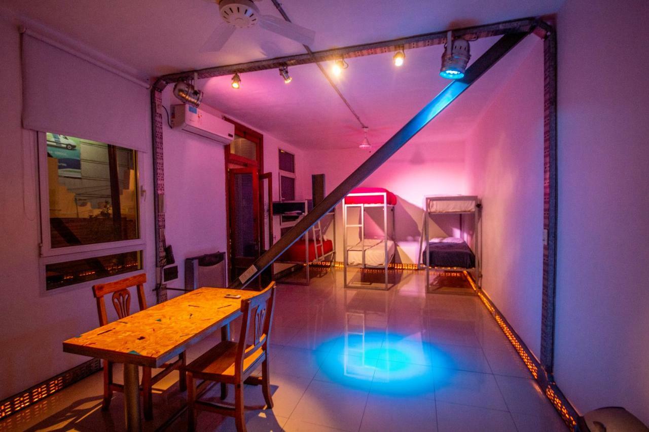 High Hostel Росарио Экстерьер фото